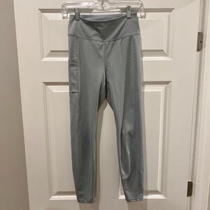 Small H&M light grey sky blue 7/8 leggings with pocket
